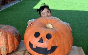 「ハロウィンの日」岡田とみ江