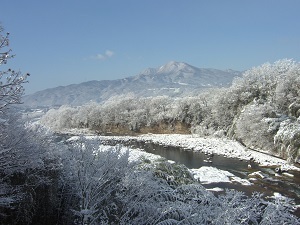 『片品川の白化粧』奥﨑　陽子