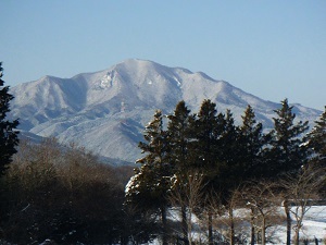 『雪に染まった子持山』堤　花歩