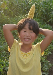 『「お姉ちゃんみて」「とうもろこしのつのがはえちゃった！！」』飯塚　遥香