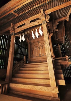 千賀戸神社本殿の彫刻